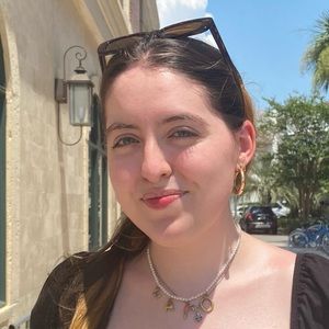 Meet your Posher, Caroline